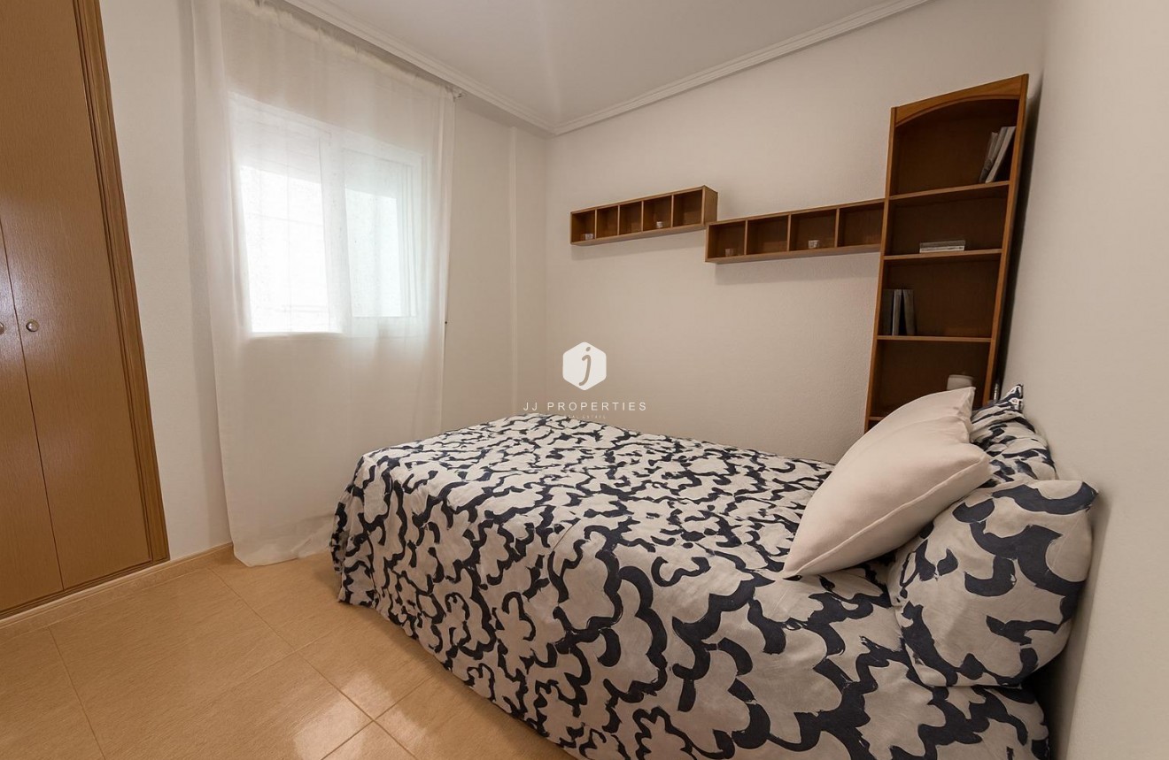 D'occasion - Appartement -
Torrevieja - Parque las naciones