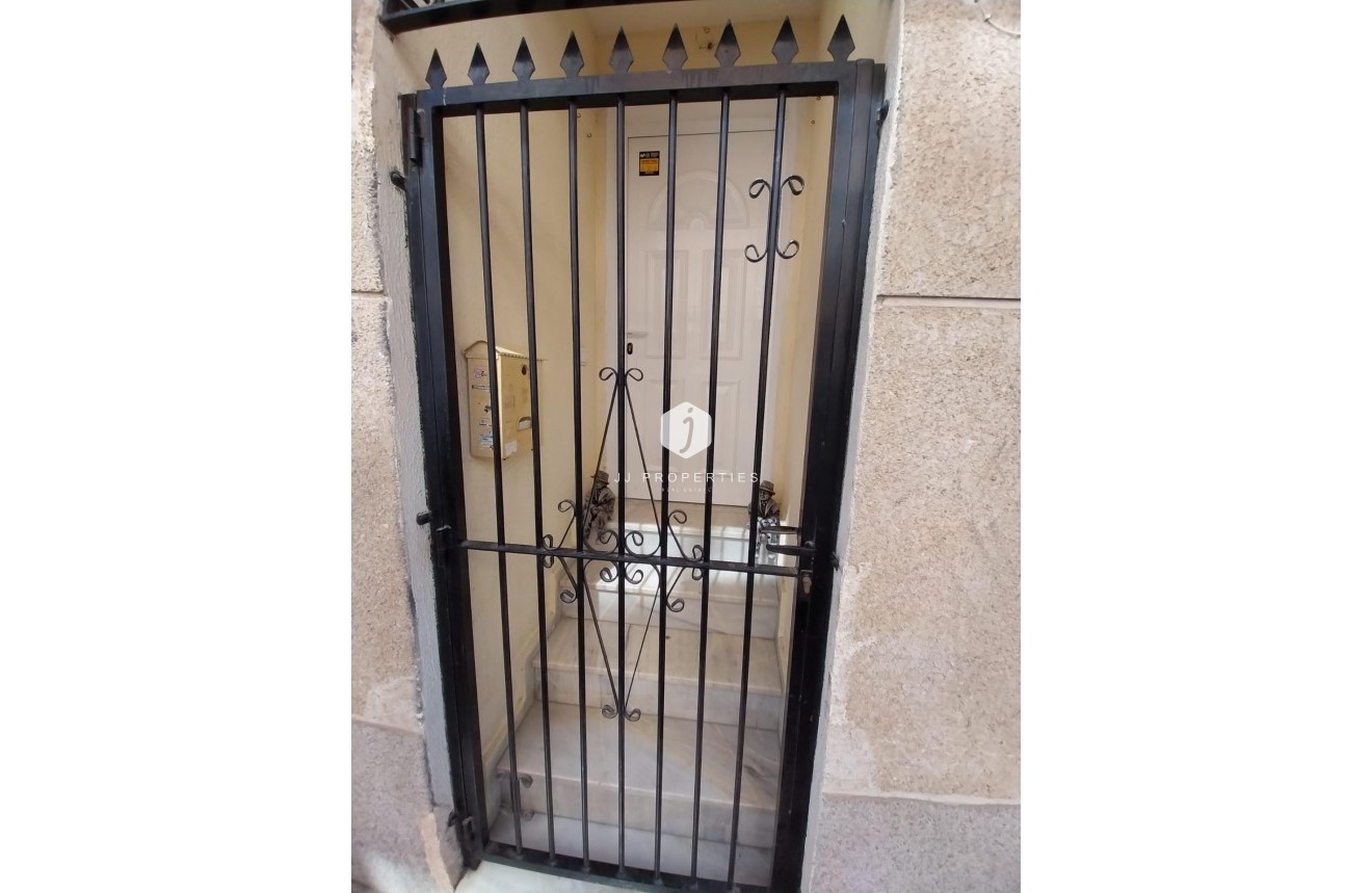 Tweedehands - Appartement / flat -
Torrevieja - Centro