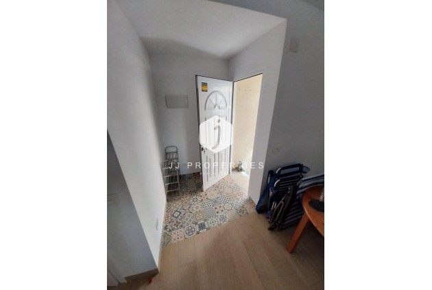 Tweedehands - Appartement / flat -
Torrevieja - Centro