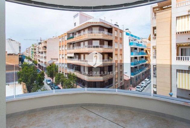 D'occasion - Appartement -
Torrevieja - Costa Blanca