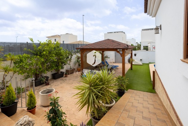 D'occasion - Villa -
Los Montesinos - Costa Blanca