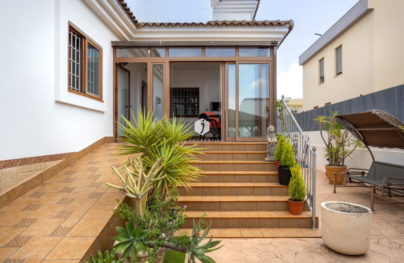 D'occasion - Villa -
Los Montesinos - Costa Blanca