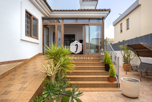 D'occasion - Villa -
Los Montesinos - Costa Blanca