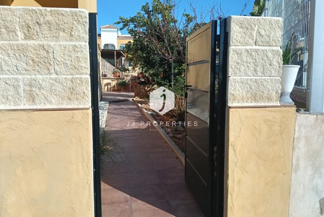 Resale - Apartment / flat -
Los Montesinos - Costa Blanca