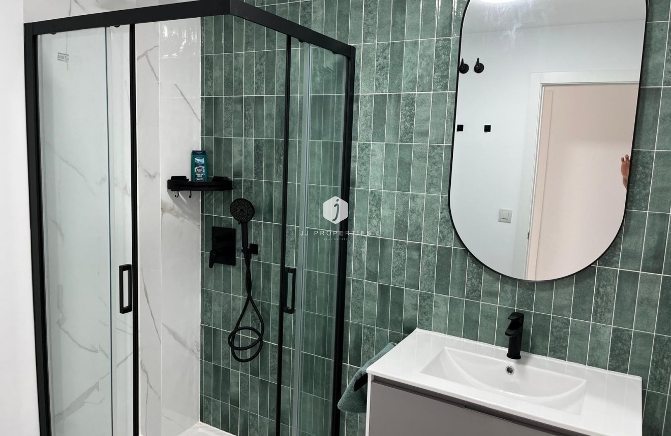 Resale - Apartment / flat -
San Miguel de Salinas - Inland