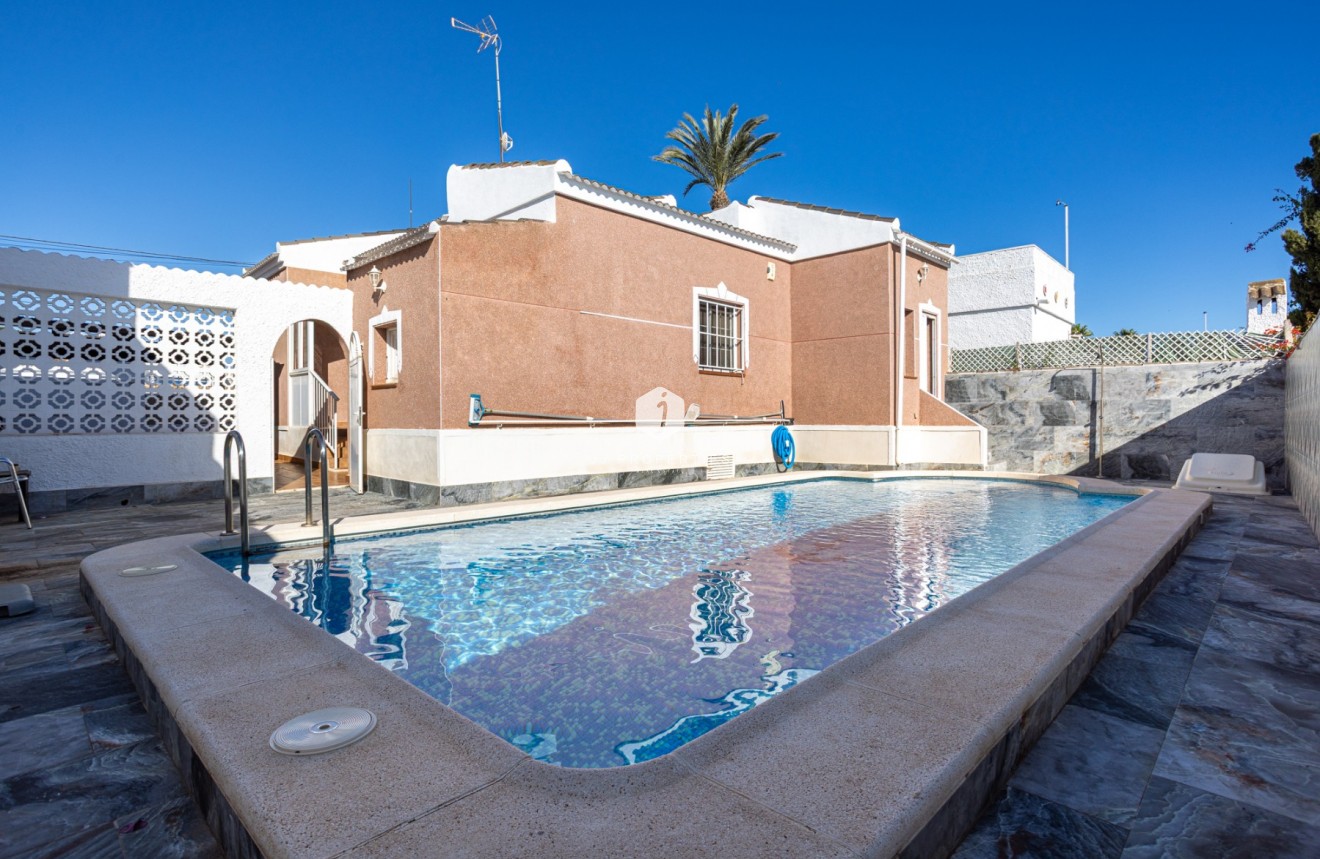 Resale - Villa -
Torrevieja - Costa Blanca