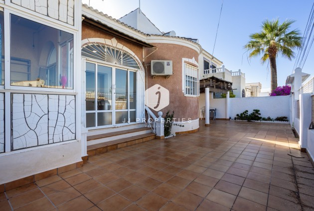 Resale - Villa -
Torrevieja - Costa Blanca