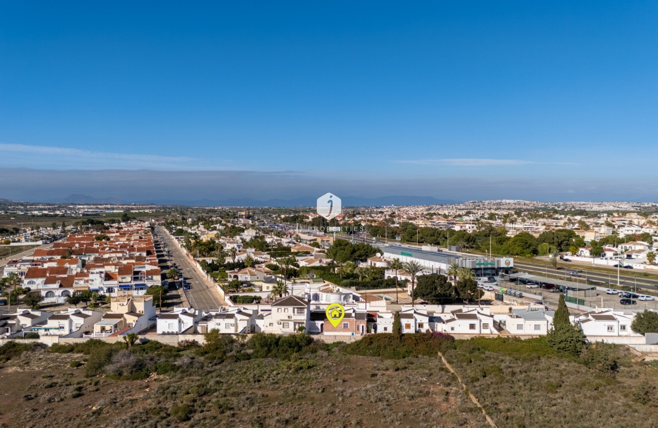Resale - Villa -
Torrevieja - Costa Blanca