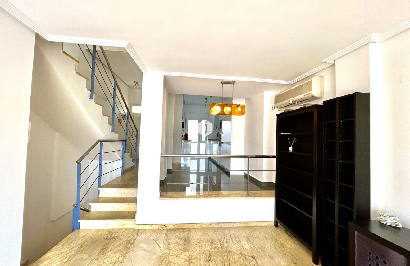 Resale - Chalet -
Cabo Roig - Costa Blanca