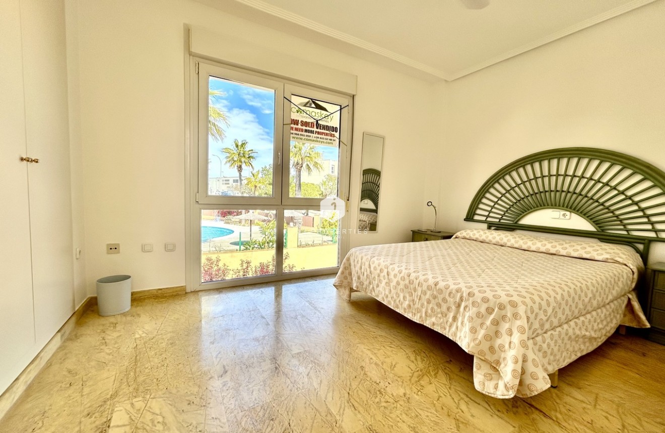 Resale - Chalet -
Cabo Roig - Costa Blanca