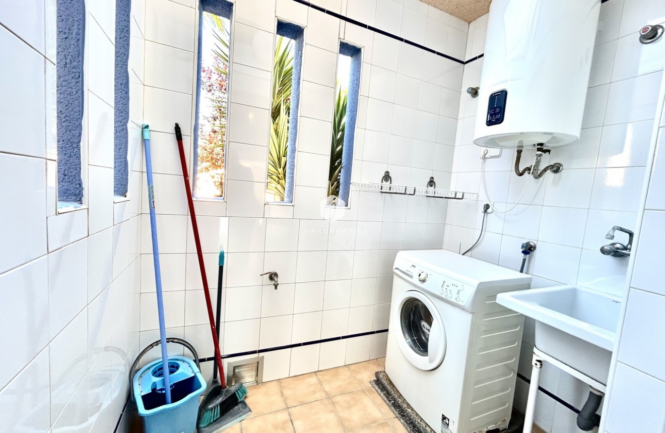 Resale - Chalet -
Cabo Roig - Costa Blanca