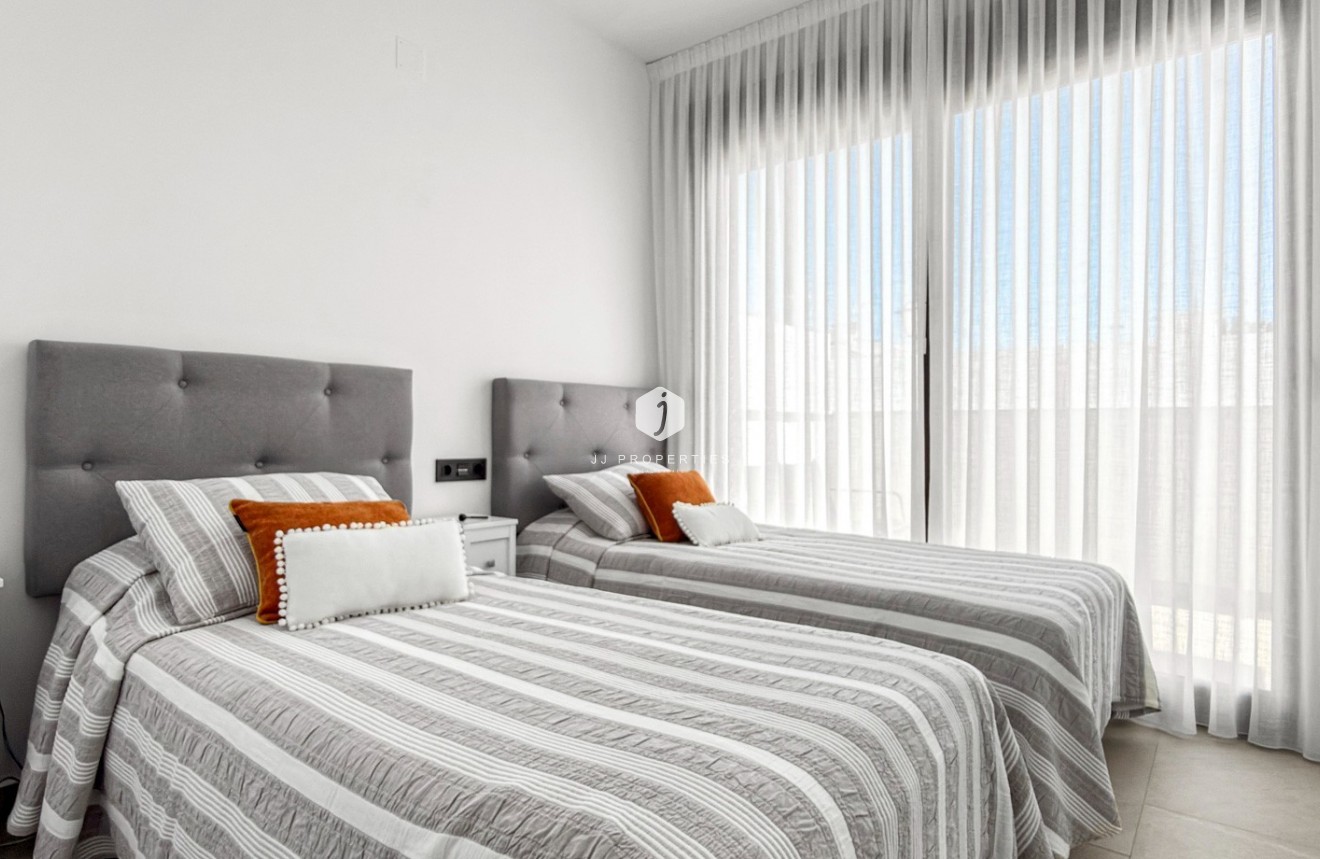 Resale - Apartment / flat -
Torrevieja - Costa Blanca