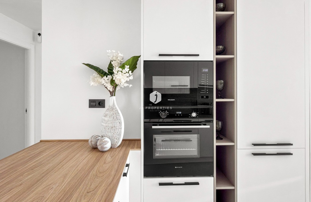 Resale - Apartment / flat -
Torrevieja - Costa Blanca