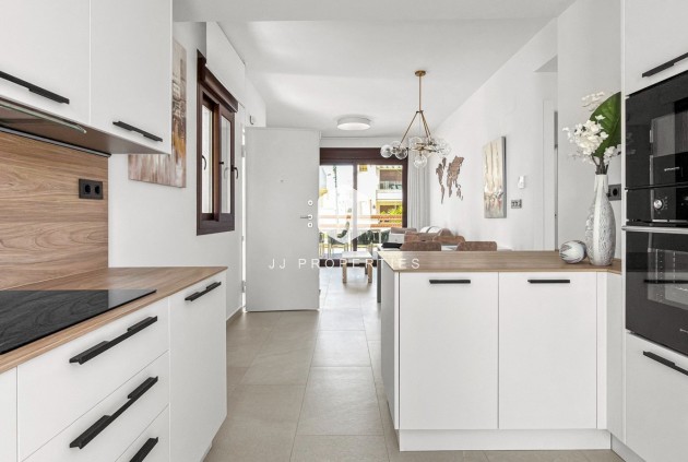 Resale - Apartment / flat -
Torrevieja - Costa Blanca