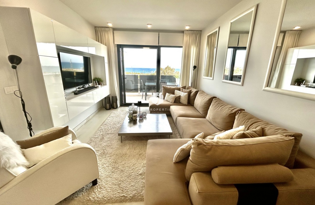 Resale - Apartment / flat -
Playa Flamenca - Costa Blanca