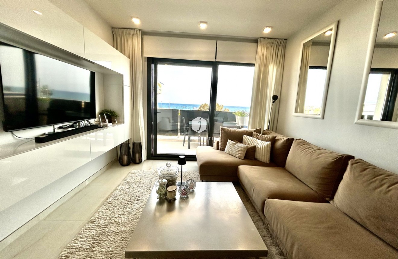 Resale - Apartment / flat -
Playa Flamenca - Costa Blanca