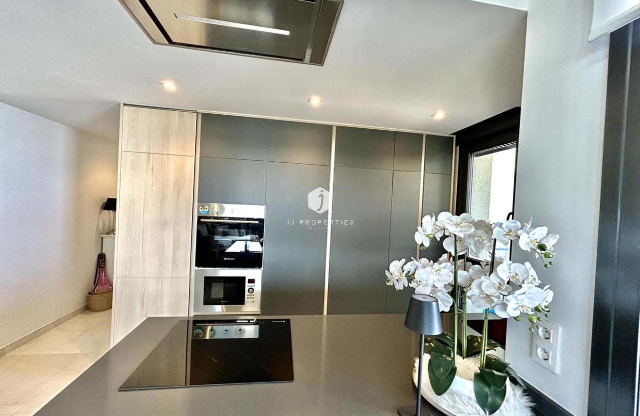 Resale - Apartment / flat -
Playa Flamenca - Costa Blanca