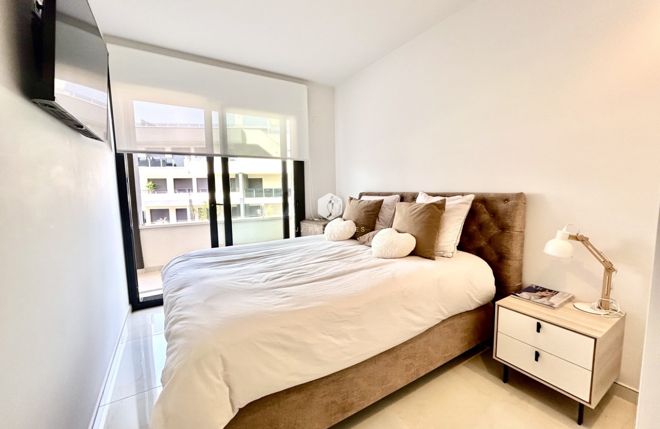 Resale - Apartment / flat -
Playa Flamenca - Costa Blanca