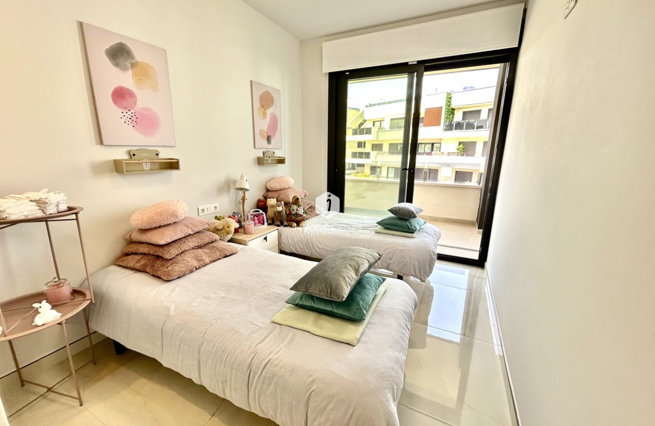 Resale - Apartment / flat -
Playa Flamenca - Costa Blanca