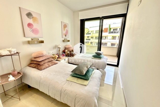 Resale - Apartment / flat -
Playa Flamenca - Costa Blanca