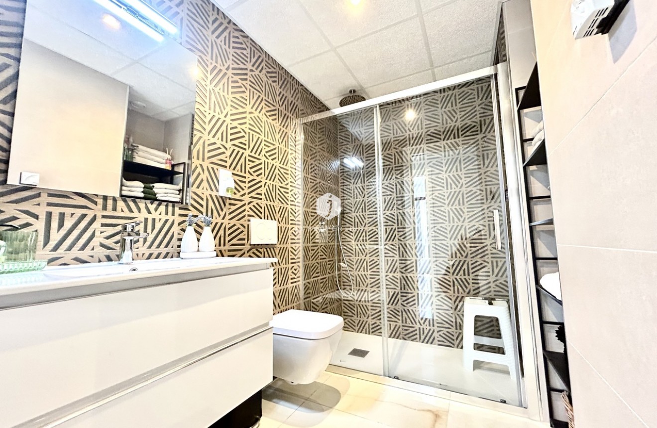 Resale - Apartment / flat -
Playa Flamenca - Costa Blanca