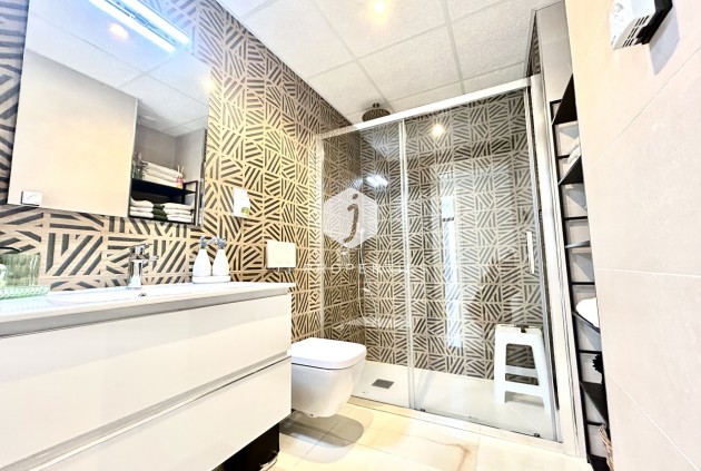 Resale - Apartment / flat -
Playa Flamenca - Costa Blanca