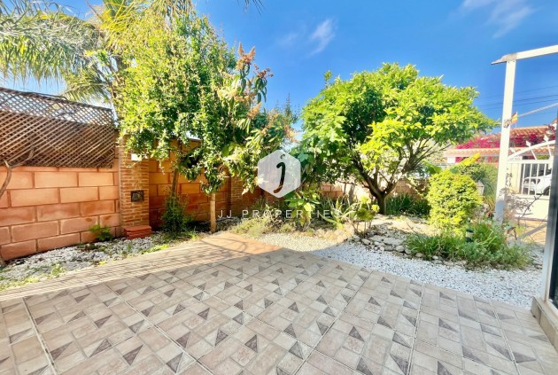 Segunda mano - Villa -
Orihuela Costa - Los Almendros-la Florida