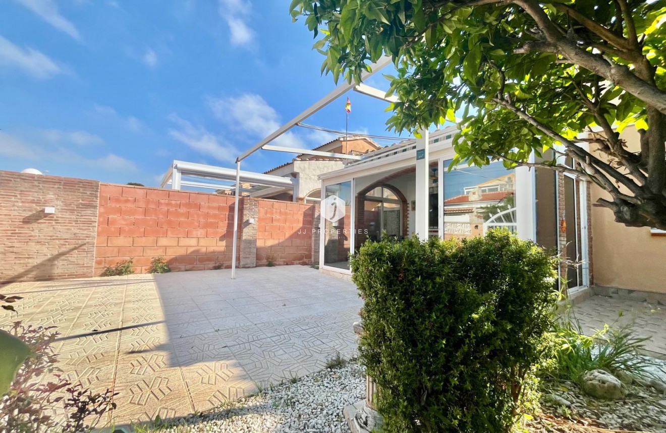 Segunda mano - Villa -
Orihuela Costa - Los Almendros-la Florida