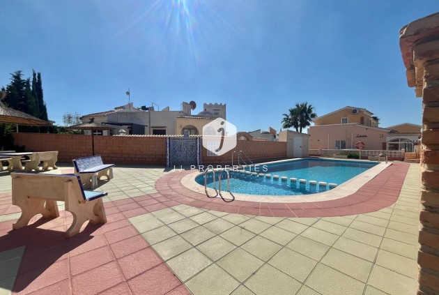 Segunda mano - Villa -
Orihuela Costa - Los Almendros-la Florida