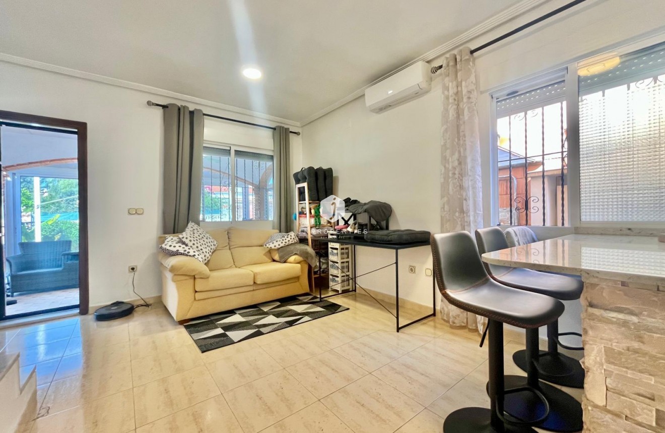 Segunda mano - Villa -
Orihuela Costa - Los Almendros-la Florida