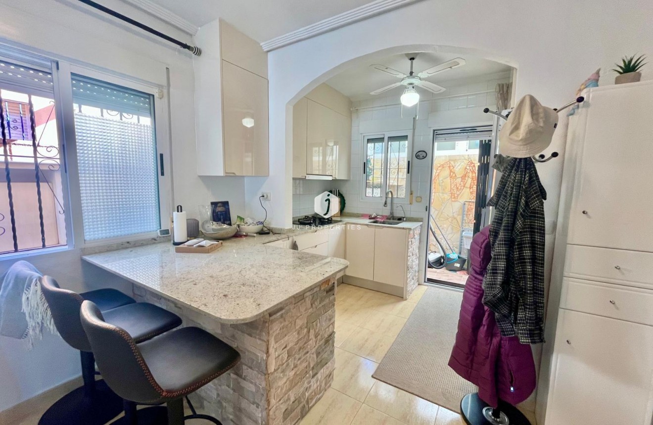 Segunda mano - Villa -
Orihuela Costa - Los Almendros-la Florida