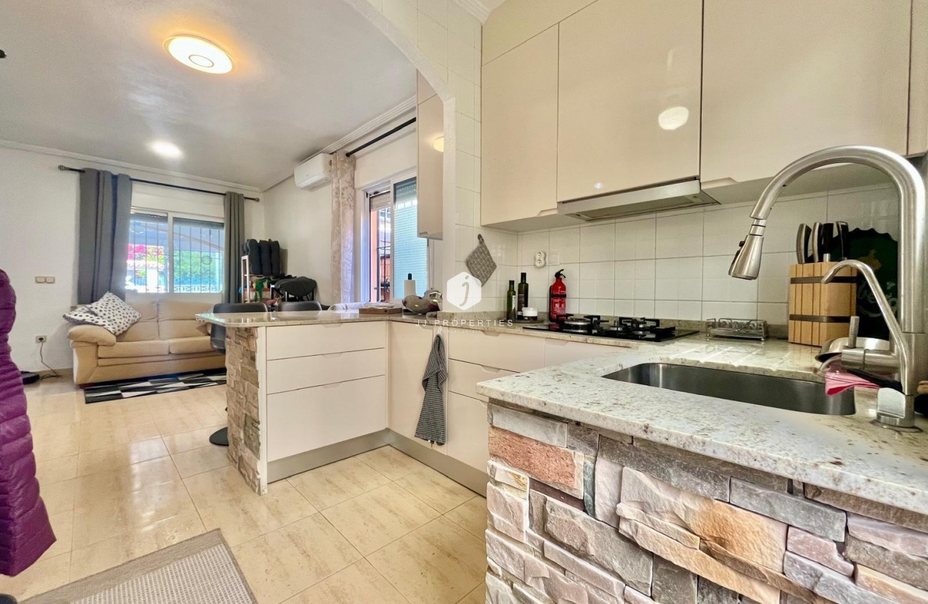 Segunda mano - Villa -
Orihuela Costa - Los Almendros-la Florida