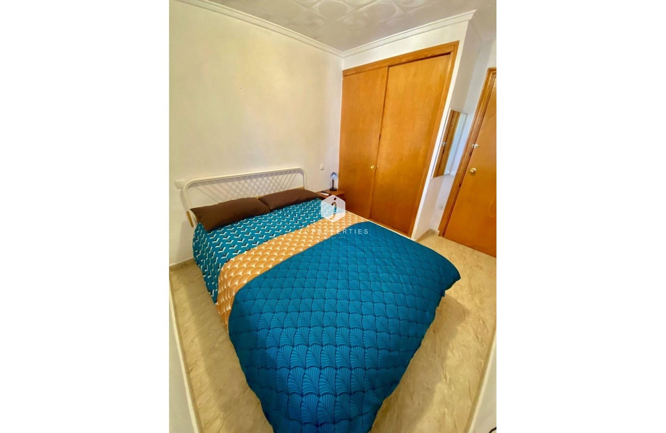 Z drugiej ręki - Szalet -
Torrevieja - La Siesta - El Salado - Torreta