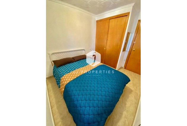 Z drugiej ręki - Szalet -
Torrevieja - La Siesta - El Salado - Torreta