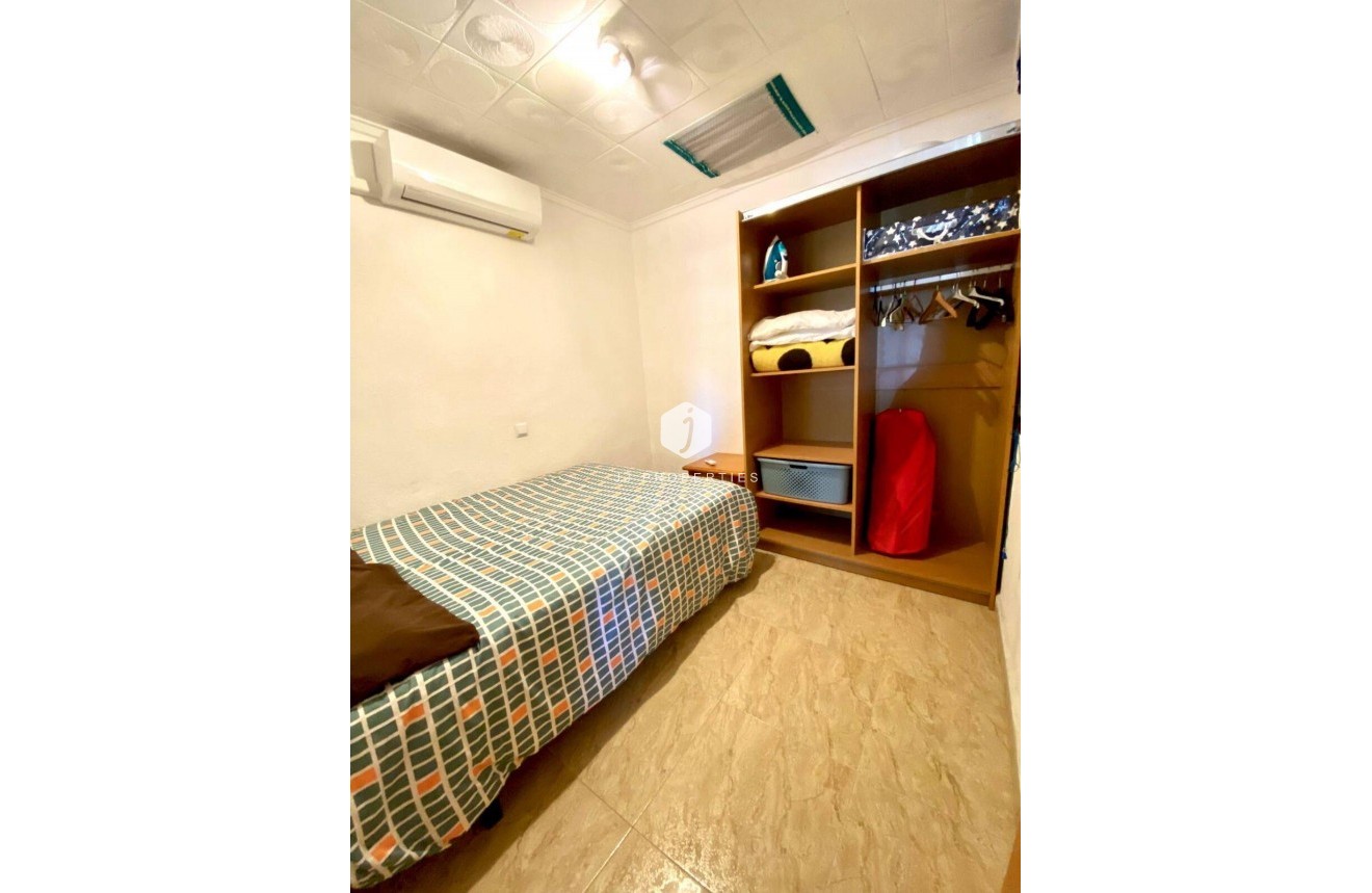 Z drugiej ręki - Szalet -
Torrevieja - La Siesta - El Salado - Torreta