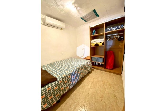 Z drugiej ręki - Szalet -
Torrevieja - La Siesta - El Salado - Torreta