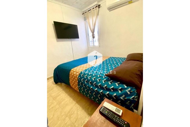 Z drugiej ręki - Szalet -
Torrevieja - La Siesta - El Salado - Torreta