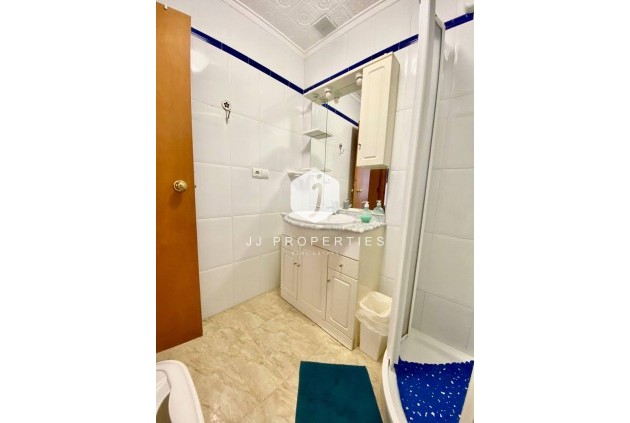 Z drugiej ręki - Szalet -
Torrevieja - La Siesta - El Salado - Torreta