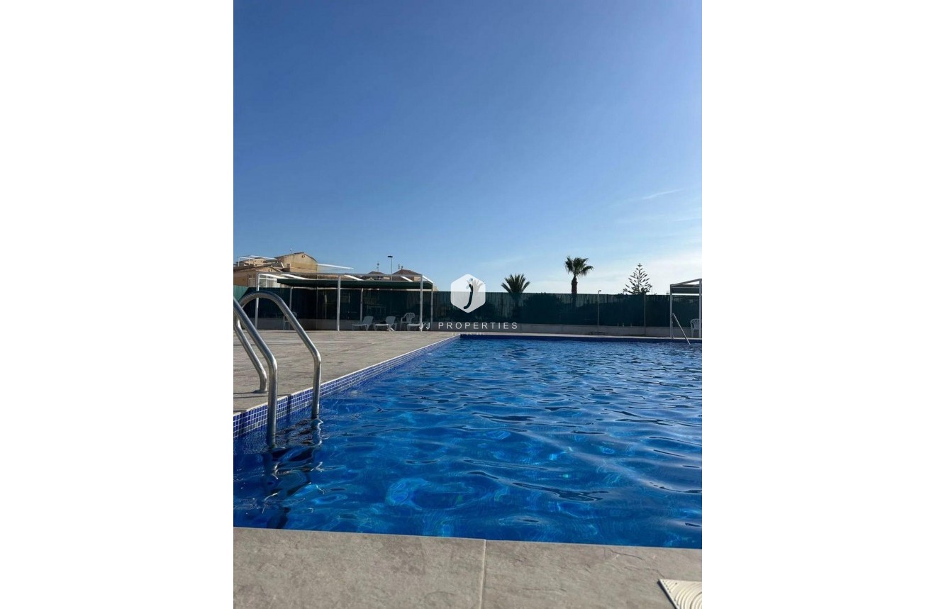 Z drugiej ręki - Szalet -
Torrevieja - La Siesta - El Salado - Torreta