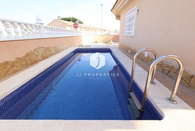 Resale - Villa -
Torrevieja - Costa Blanca