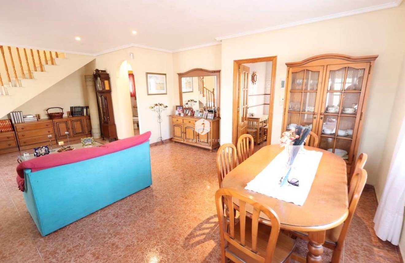 Resale - Villa -
Torrevieja - Costa Blanca