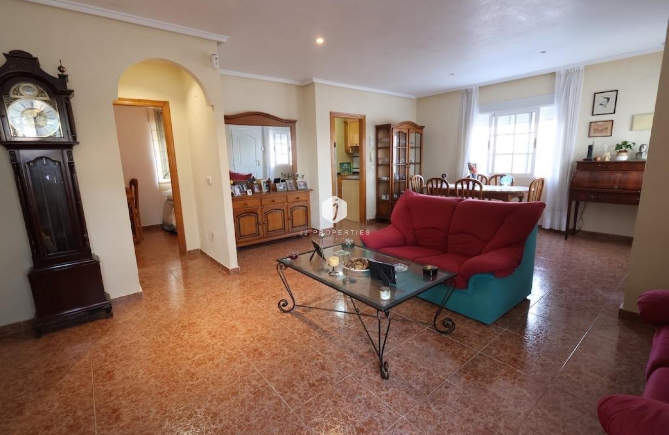 Resale - Villa -
Torrevieja - Costa Blanca