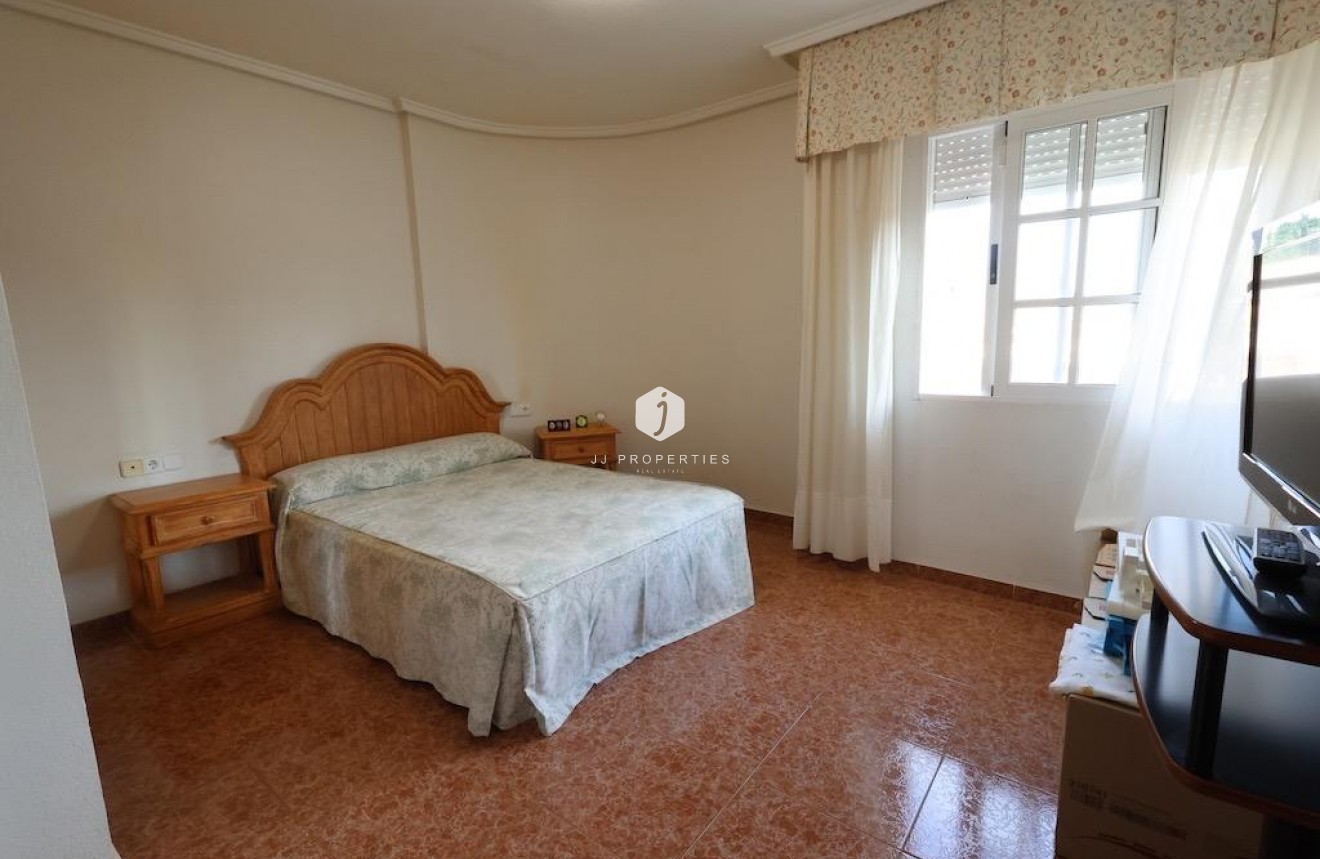 Resale - Villa -
Torrevieja - Costa Blanca