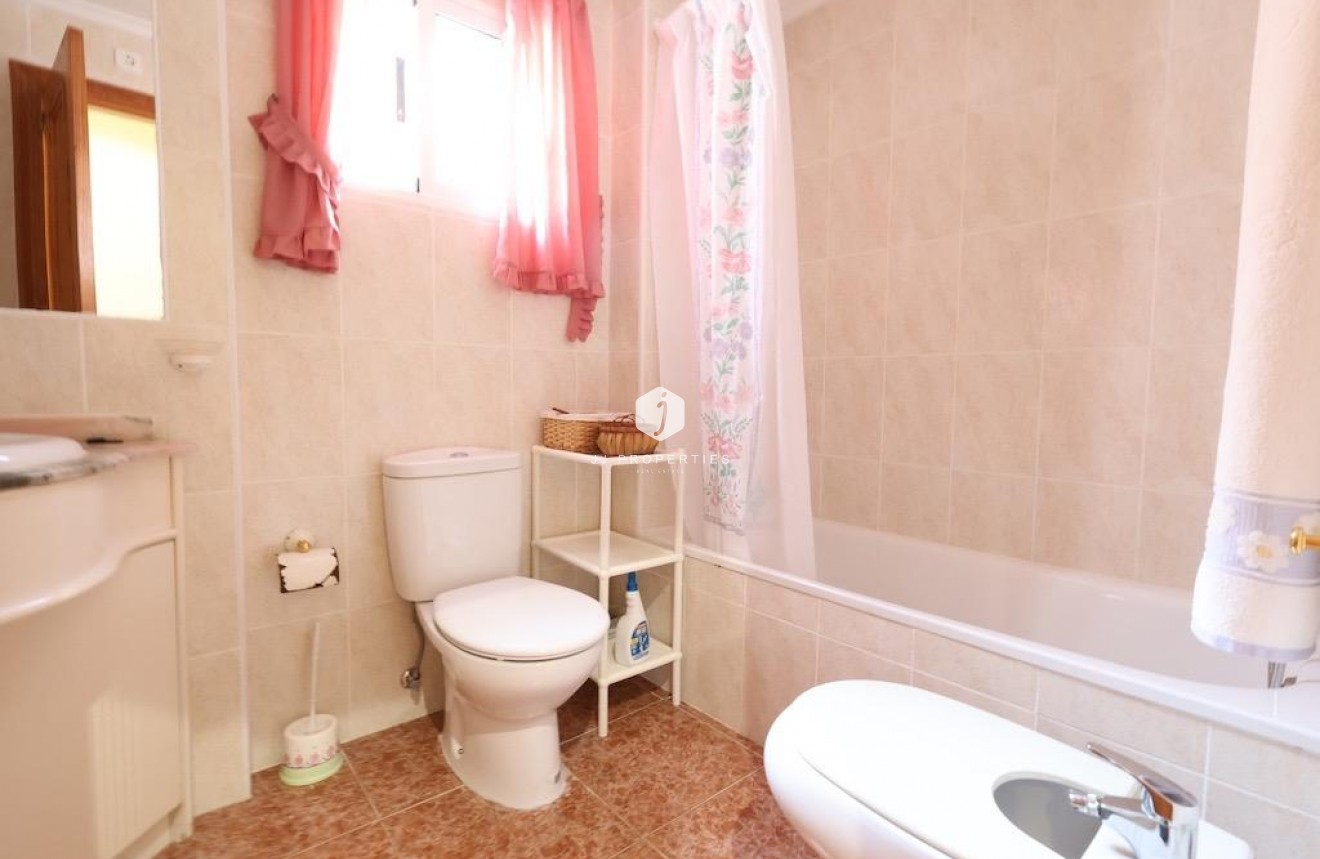 Resale - Villa -
Torrevieja - Costa Blanca