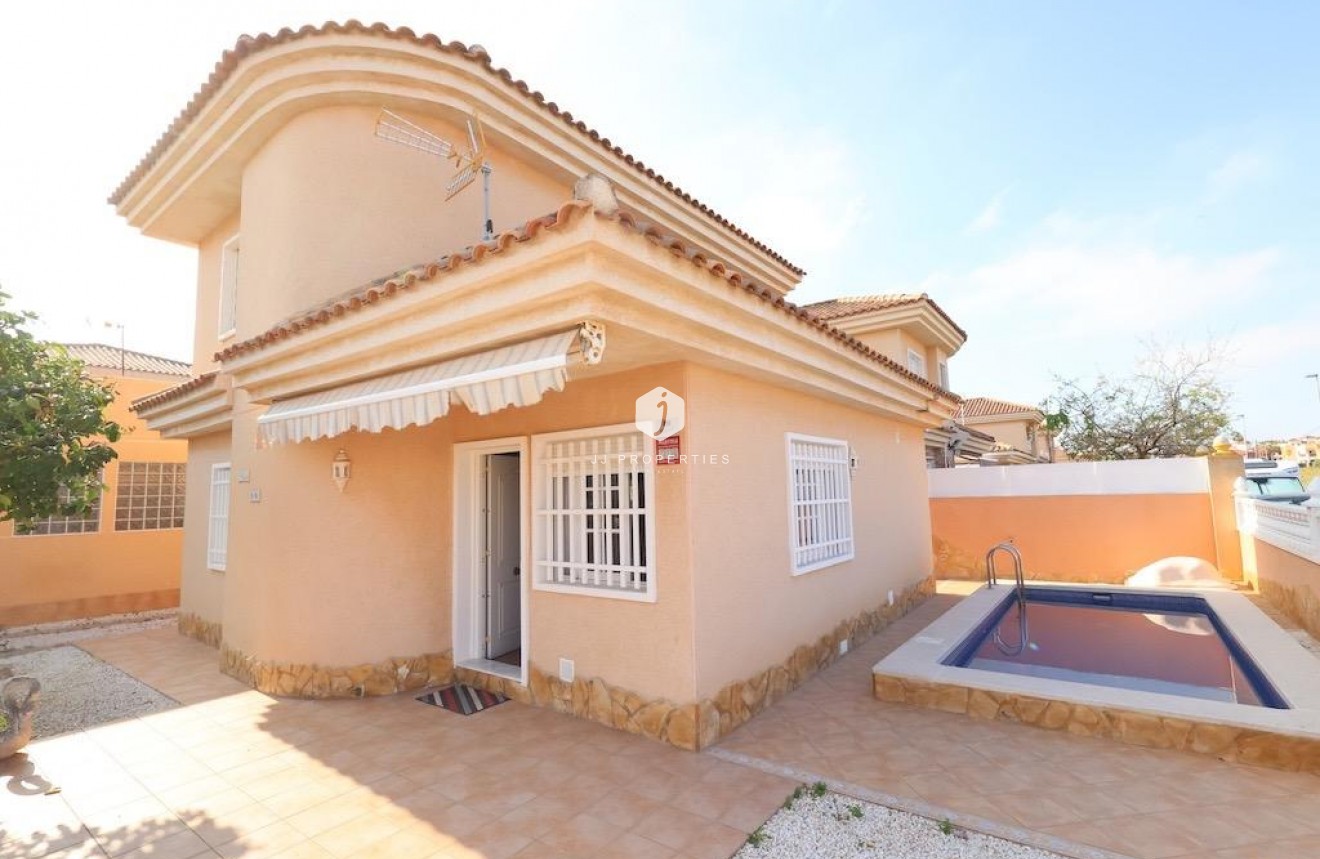 Resale - Villa -
Torrevieja - Costa Blanca