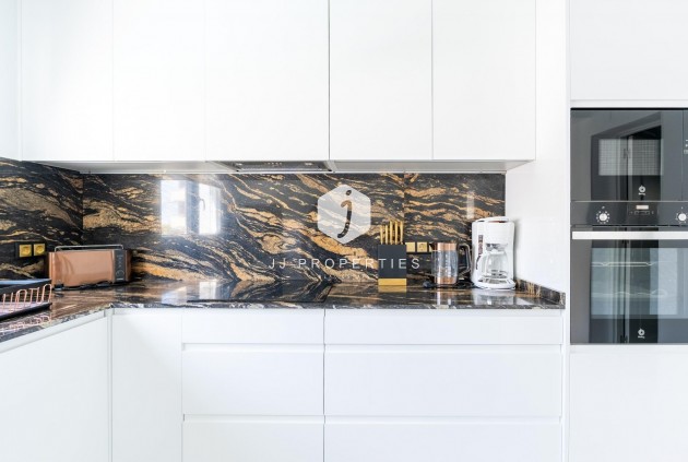 Resale - Chalet -
Torrevieja - Punta prima