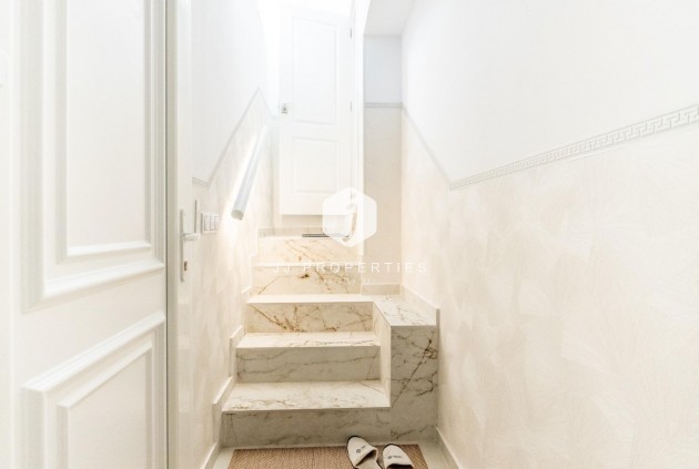 Resale - Chalet -
Torrevieja - Punta prima