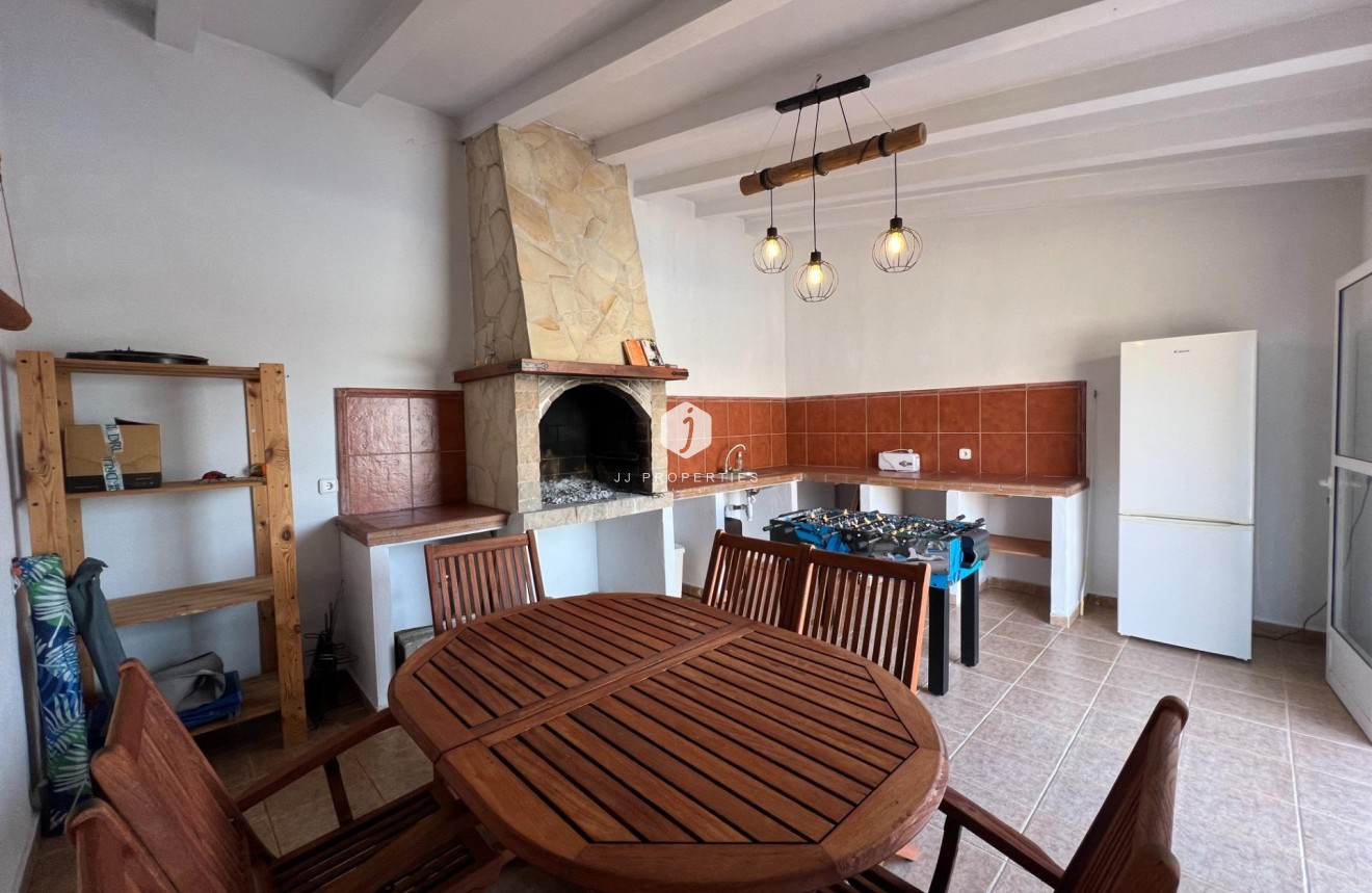 Resale - Villa -
Dolores - Cmno. Escorredor