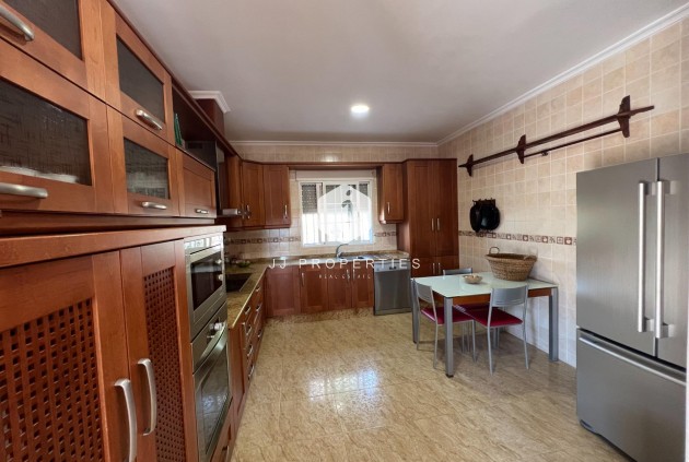 Resale - Villa -
Dolores - Cmno. Escorredor