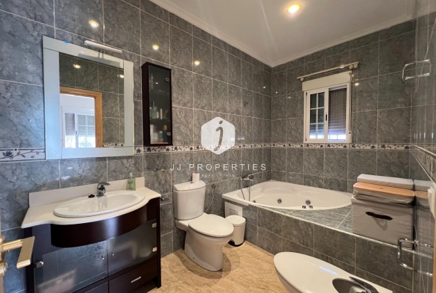 Resale - Villa -
Dolores - Cmno. Escorredor